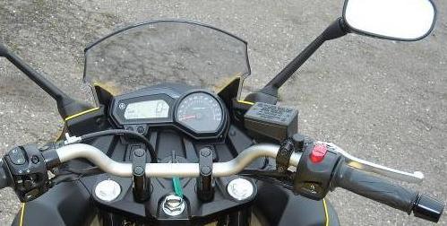 09_Yamaha_FZ6R_POV.jpg